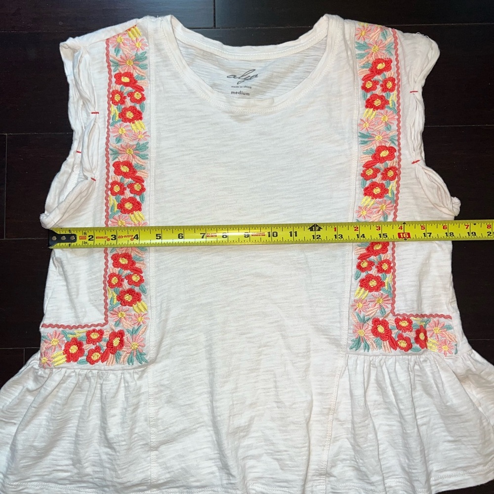 Francescas Boho Embroidered Peplum Top White Sleeveless Floral Medium - Picture 5 of 10